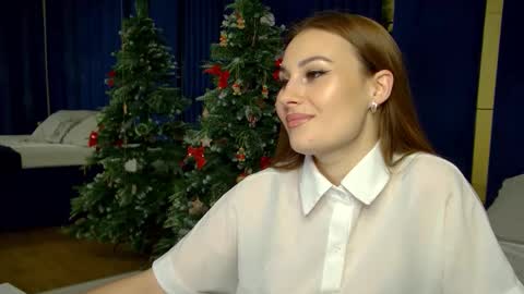 NoraFoxes online show from December 16, 6:35 pm