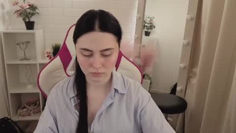 Nora online show from April 13, 5:24 am