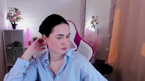 Nora online show from April 21, 6:41 am