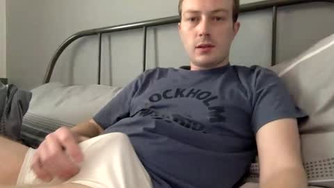 Snapshot of norfolkboy18 chatting on February 6, 9:11 am Ollie online show from February 6, 9:11 am