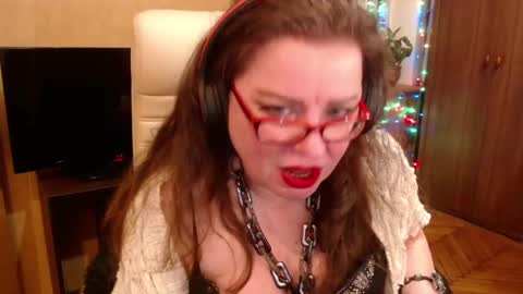 miss Tress online show from March 12, 9:45 pm