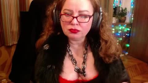 miss Tress online show from October 17, 7:05 pm