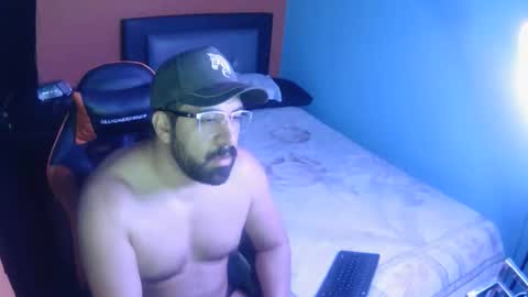 normanabreu online show from May 2, 2:38 am