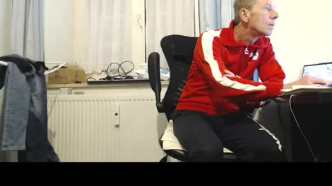 Snapshot of normuc chatting on February 9, 8:51 am Normuc online show from February 9, 8:51 am