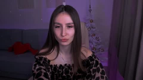 Snapshot of north_valkyrie chatting on January 19, 2:25 am Hazel online show from January 19, 2:25 am