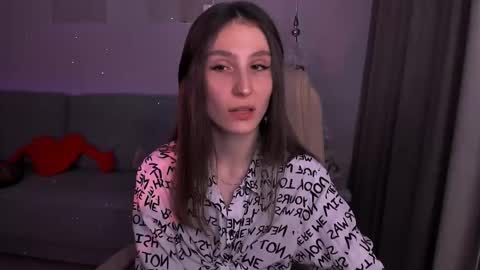 Snapshot of north_valkyrie chatting on January 24, 1:35 am Hazel online show from January 24, 1:35 am