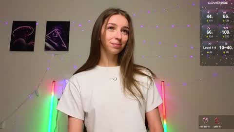 Snapshot of not_yourtoy chatting on December 15, 2:16 pm Hello My name is Helene NTMU Finger up if u like what u see online show from December 15, 2:16 pm