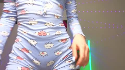 Snapshot of not_yourtoy chatting on January 16, 2:08 pm Hello My name is Helene NTMU Finger up if u like what u see online show from January 16, 2:08 pm