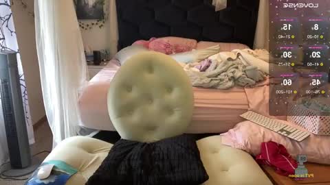 NotUrBabyMoms online show from January 3, 6:57 pm