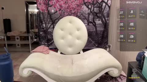 NotUrBabyMoms online show from February 26, 2:25 pm