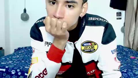 Snapshot of nova740338 chatting on February 12, 9:43 pm Nova online show from February 12, 9:43 pm