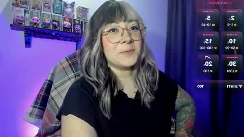 Snapshot of nova_gara chatting on July 3, 1:34 am s online show from July 3, 1:34 am