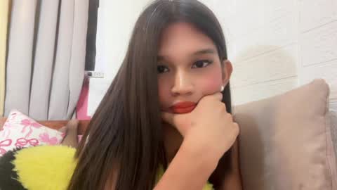 nova_licious online show from May 11, 2:45 pm