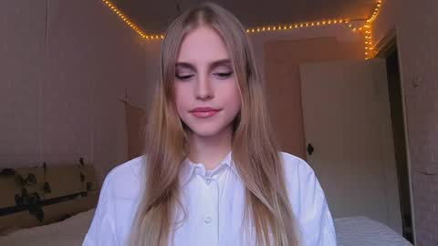 Mia Blake online show from March 31, 12:05 pm