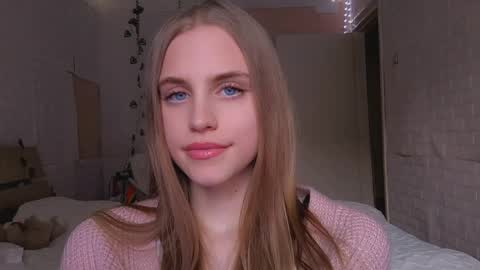 Mia Blake online show from April 4, 11:40 am