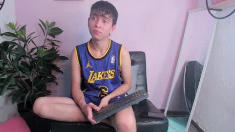 Snapshot of novaybrian chatting on January 5, 3:34 pm NovayBrian online show from January 5, 3:34 pm