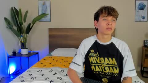 Snapshot of novaybrian chatting on September 23, 4:48 am NovayBrian online show from September 23, 4:48 am