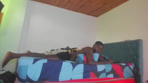 Snapshot of nreus chatting on November 27, 6:43 pm nreus online show from November 27, 6:43 pm