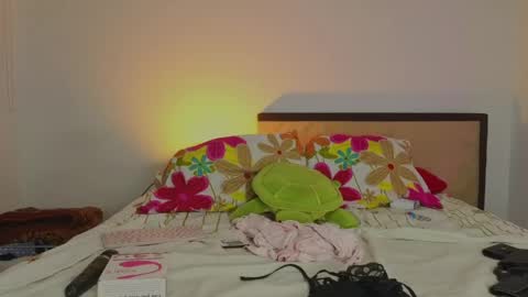 Snapshot of nude2557940 chatting on April 19, 3:39 am Channel Cox online show from April 19, 3:39 am
