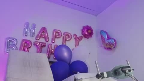 Snapshot of nude2557940 chatting on June 1, 4:41 pm Channel Cox online show from June 1, 4:41 pm