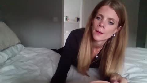 Alice  Nudgeman online show from October 13, 8:25 am