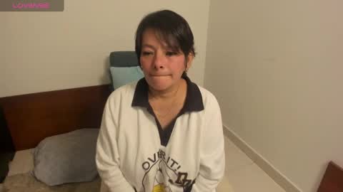 nuit_rose online show from January 8, 1:32 am