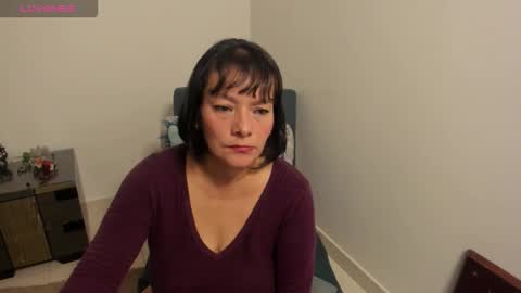 nuit_rose online show from January 19, 2:37 am