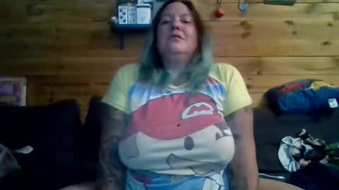 Snapshot of nutmegmatee chatting on October 30, 2:24 am nutmegmatee online show from October 30, 2:24 am