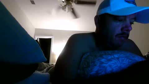 nuttincowboy727272 online show from May 23, 1:26 pm