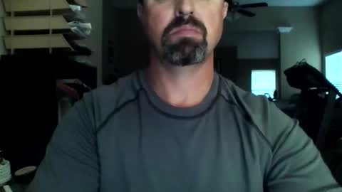 nvrenuff1979 online show from April 15, 11:28 am