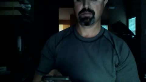 nvrenuff1979 online show from June 8, 10:48 am