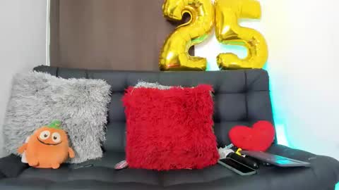 Nia online show from January 11, 7:06 am