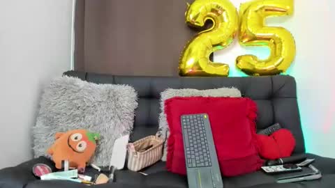 Nia online show from January 14, 6:13 am