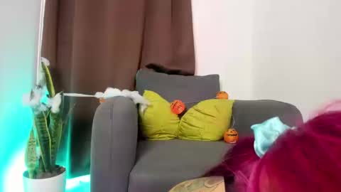 Nia online show from October 15, 12:11 am