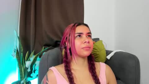 Nia online show from October 20, 2:01 am