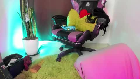 Nia online show from November 20, 4:23 am