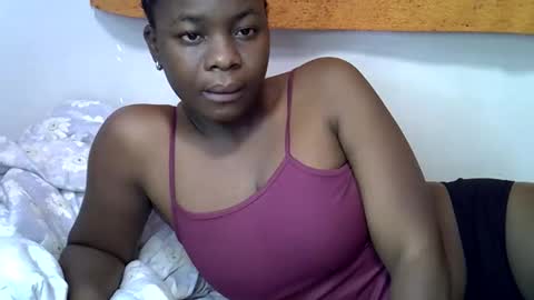 Snapshot of nyla_shal chatting on January 17, 4:17 am Shalvin online show from January 17, 4:17 am