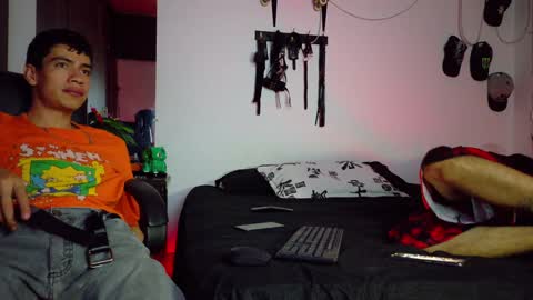 Snapshot of nymphobuddies chatting on January 30, 4:37 am David and Steven Independents online show from January 30, 4:37 am