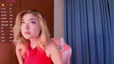 Snapshot of nyomi_moon chatting on July 19, 8:34 pm nyomi_moon online show from July 19, 8:34 pm