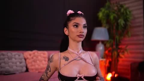 Snapshot of nyssasky chatting on February 7, 6:44 pm Nyssa online show from February 7, 6:44 pm