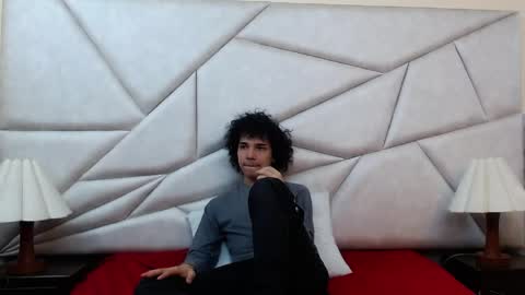 nyx_and_arian online show from April 8, 1:27 am