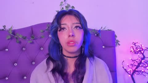   online show from December 9, 3:11 pm