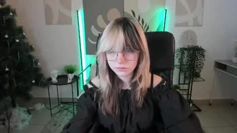 Snapshot of nyxcalderra chatting on May 18, 4:51 am Nyx online show from May 18, 4:51 am