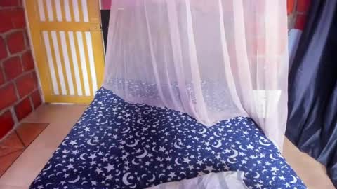 Scarlett online show from April 5, 7:00 pm