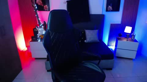 Nyx online show from April 16, 12:06 pm