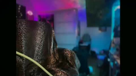 Snapshot of nyxxen chatting on February 8, 11:35 am nyxxen online show from February 8, 11:35 am