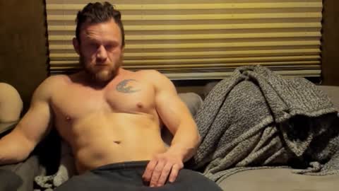 Snapshot of nzmone chatting on November 22, 5:06 am FitDogg online show from November 22, 5:06 am