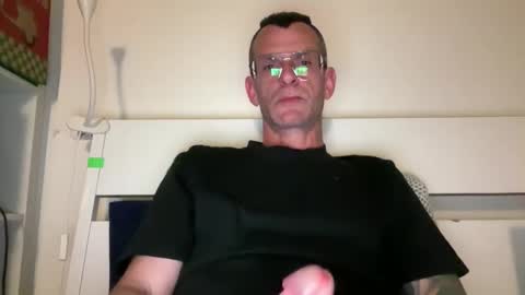Snapshot of o_johnny_deep_o chatting on April 26, 9:23 pm Jonathan Deep online show from April 26, 9:23 pm