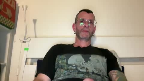 Snapshot of o_johnny_deep_o chatting on May 8, 9:31 pm Jonathan Deep online show from May 8, 9:31 pm