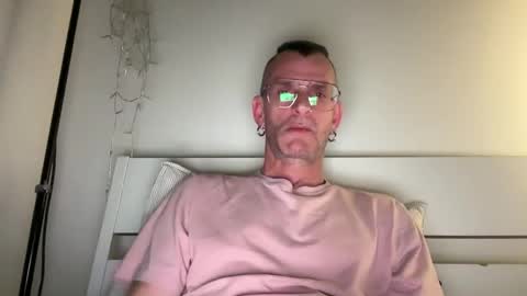 Snapshot of o_johnny_deep_o chatting on June 7, 10:24 pm Jonathan Deep online show from June 7, 10:24 pm